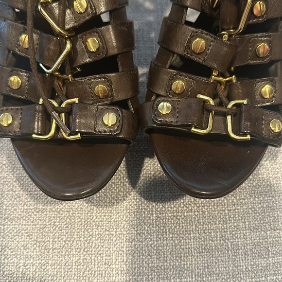 Tory Burch Gladiator Heels. Brown leather - size 6.5M - Picture 15 of 17
